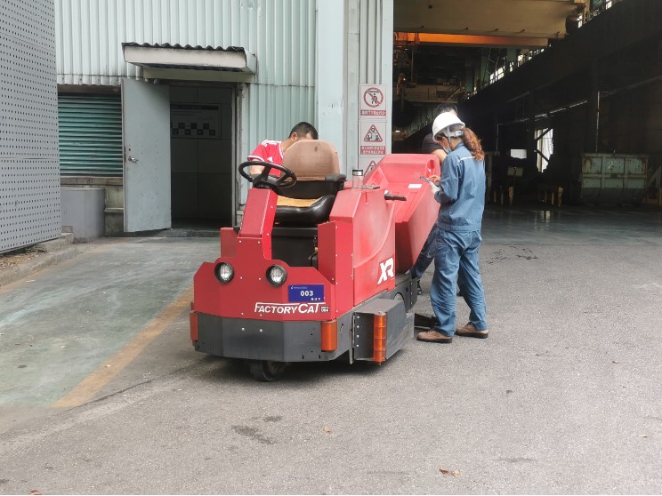 进口洗地机品牌排行，梅山钢铁汤姆卡特洗地机日常维护保养纪实
